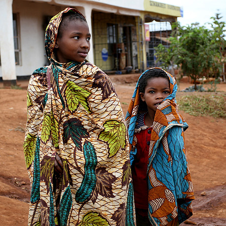 girls at the market 003